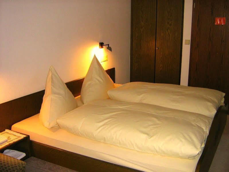 Hotel Restaurant Baeren ฟรอยเดนชตัดท์ ภายนอก รูปภาพ